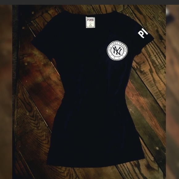 PINK Victoria's Secret Tops - PINK Yankees tee